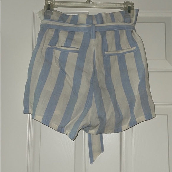 Linen Blazer and Shorts Matching Set - Picture 3 of 5